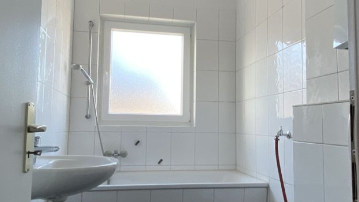 Für Kapitalanleger: Attraktives Geschäfts- & Wohnhaus in Heiligenhaus mit Steigerungspotential