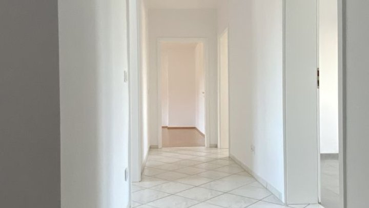 Für Kapitalanleger: Attraktives Geschäfts- & Wohnhaus in Heiligenhaus mit Steigerungspotential
