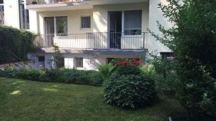 In traumhafter Lage: Düsseldorf-Oberkassel - vielseitig nutzbares Mehrfamilienhaus