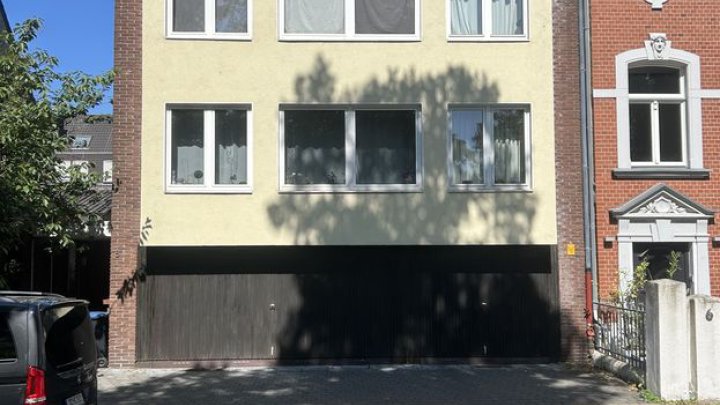 In traumhafter Lage: Düsseldorf-Oberkassel - vielseitig nutzbares Mehrfamilienhaus