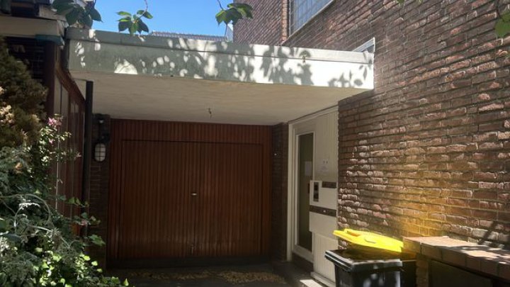 In traumhafter Lage: Düsseldorf-Oberkassel - vielseitig nutzbares Mehrfamilienhaus