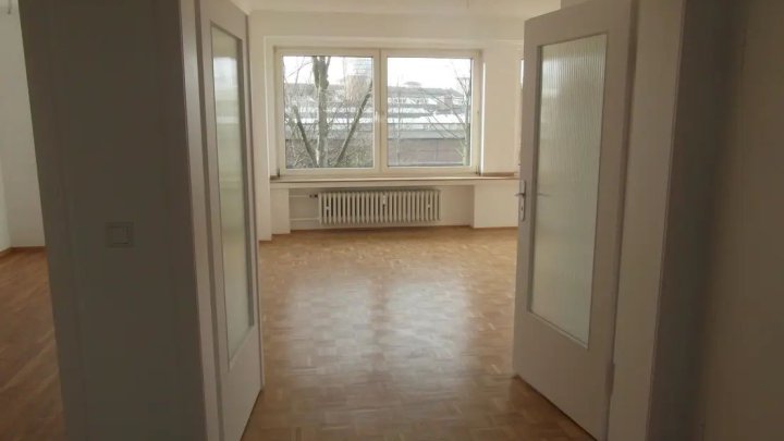 In traumhafter Lage: Düsseldorf-Oberkassel - vielseitig nutzbares Mehrfamilienhaus